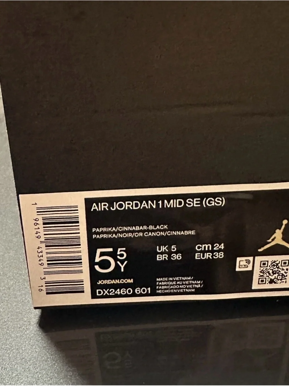 Nike Jordan 1 Mid SE GS Picnic Size 5.5y Basketball Shoes NEW!
